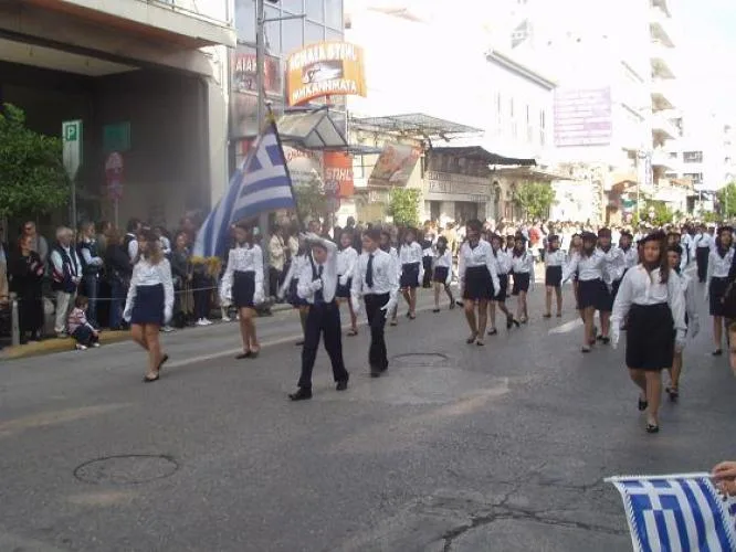 Τι ισχύει για την επιλογή σημαιοφόρων, παραστατών, υπευθύνων κατάθεσης στεφάνων