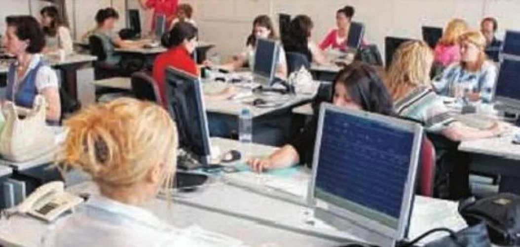 Υπολογισμός άδειας άνευ αποδοχών για ανατροφή τέκνου ως χρόνου πραγματικής υπηρεσίας
