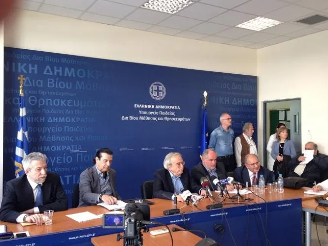 Υπ Παιδείας : 13 απολύσεις εκπαιδευτικών λόγω πλαστών πτυχίων