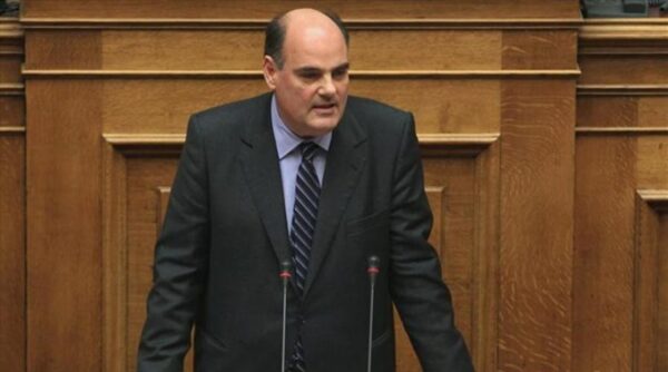 Αφαίρεση από την εξεταστέα-διδακτέα ύλη της Ιστορίας της Γ΄ Λυκείου του κεφαλαίου «Ο Παρευξείνιος Ελληνισμός κατά τον 19ο και 20ο αιώνα», ιδίως της γενοκτονίας των Ποντίων.
