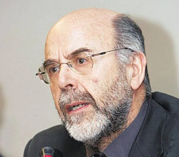 Λιάκος – Έτοιμος να βοηθήσει παρά την “ατυχή” τοποθέτηση Ζουράρι