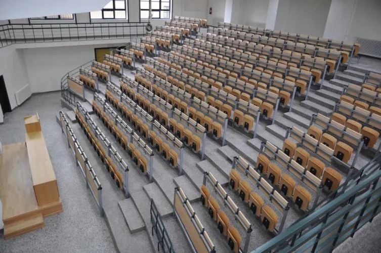 Θέσεις Καθηγητών σε Πανεπιστήμια