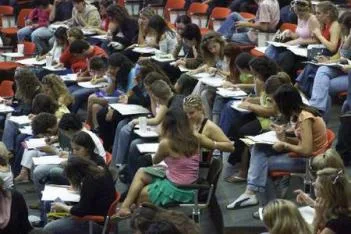 Το’παν και τελικά το έκαναν: Διέγραψαν 80.000 αιώνιους φοιτητές