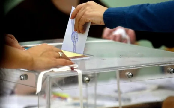 100.000 έφηβοι 18 ετών εκτός εκλογικών καταλόγων