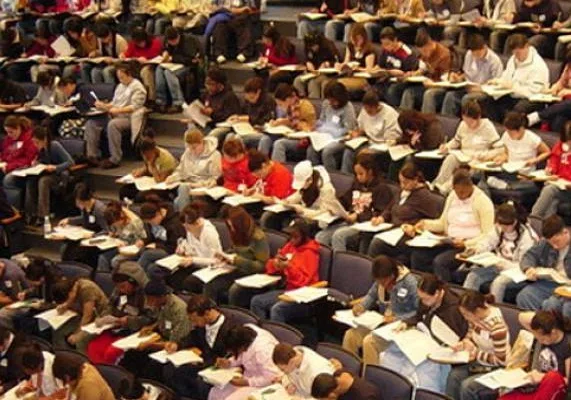 ΚΚΕ: Οι απαιτήσεις των εργοδοτών σκιαγραφούν το μέλλον για την Ανώτατη Εκπαίδευση