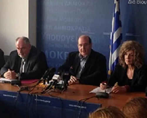 Ζωντανά η αυριανή συνέντευξη τύπου