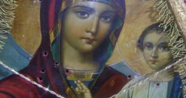 Το θαύμα που συγκλονίζει: Η σπάνια απεικόνιση Της Παναγίας!