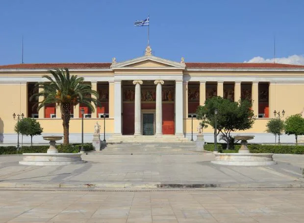 Δρομολογούνται διπλά πτυχία με παράλληλη φοίτηση στο Πανεπιστήμιο Αθηνών