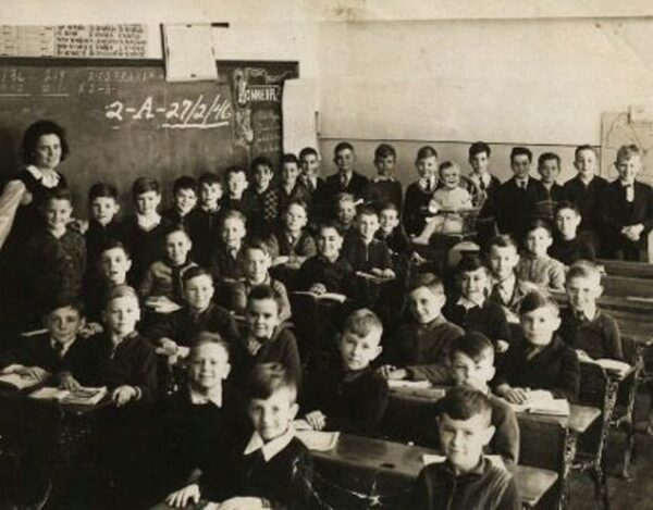 ΔΕ ΧΩΡΑΝΕ ΤΑ ΠΑΙΔΙΑ ΣΤΑ ΣΧΟΛΕΙΑ ΤΗΣ ΜΕΤΑΜΟΡΦΩΣΗΣ – ΝΑ ΙΔΡΥΘΟΥΝ ΝΕΑ ΣΧΟΛΕΙΑ.