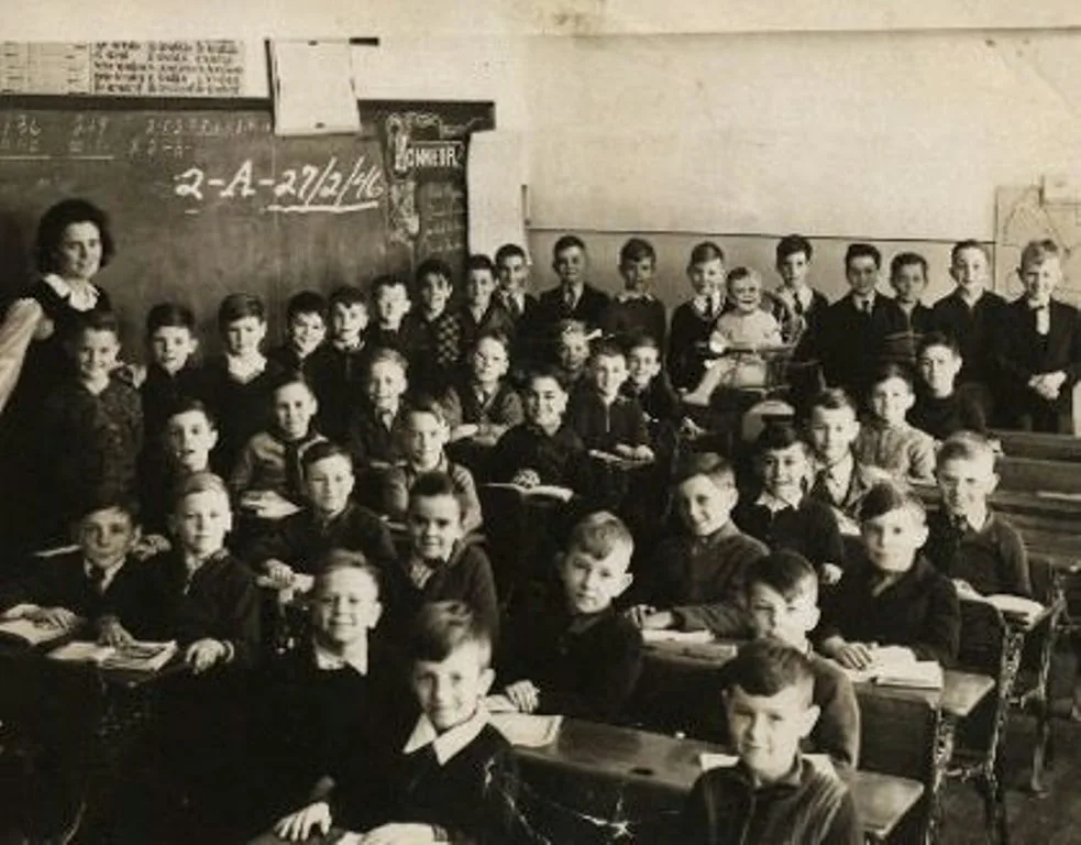 ΔΕ ΧΩΡΑΝΕ ΤΑ ΠΑΙΔΙΑ ΣΤΑ ΣΧΟΛΕΙΑ ΤΗΣ ΜΕΤΑΜΟΡΦΩΣΗΣ – ΝΑ ΙΔΡΥΘΟΥΝ ΝΕΑ ΣΧΟΛΕΙΑ.