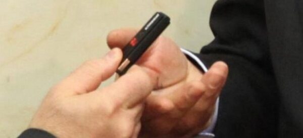 SOS από το ΣΔΟΕ: Δεν έχουμε Γαλλομαθείς υπαλλήλους για τη λίστα Λαγκάρντ