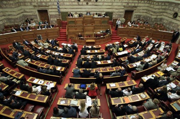 Το Υπουργείο Παιδείας δεν πληρώνει υπερωρίες στους προϊσταμένους ολιγοθέσιων σχολείων