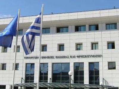 Ερώτηση βουλευτών του ΚΚΕ προς τον υπουργό Παιδείας για τα προβλήματα των εκπαιδευτικών