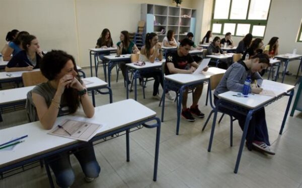 Αρχίζει ο μαραθώνιος των πανελλαδικών για 100.000 υποψηφίους