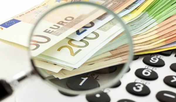 Έρχεται ο Μεγάλος Αδελφός για τους τραπεζικούς Λογαριασμούς. Τι  βάζει στο στόχαστρο