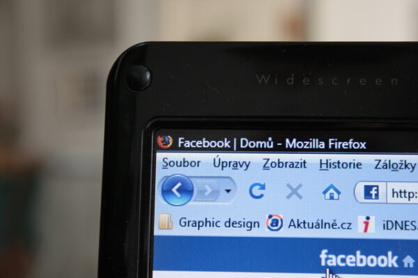 Το Facebook μας παρακολουθεί  ακόμα και σε αποσύνδεση ! Δείτε πώς ( VIDEO )