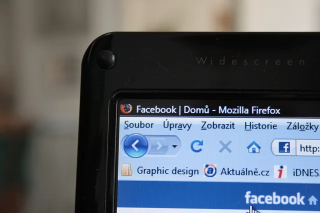 Το Facebook μας παρακολουθεί  ακόμα και σε αποσύνδεση ! Δείτε πώς ( VIDEO )