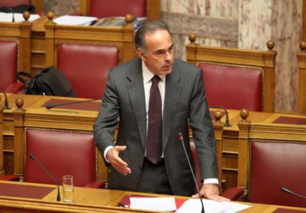 Το Π.Δ. για τις υποχρεωτικές μεταθέσεις υπεράριθμων εκπαιδευτικών