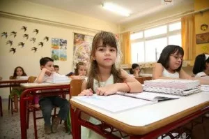 Περισσότερες από 400 οργανικές θέσεις εκπαιδευτικών  «θυσιάζονται» στο βωμό των επιταγών της τρόικας