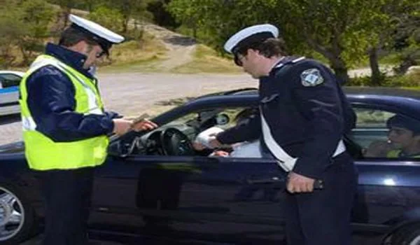 Κατασχέσεις σε καταθέσεις, μισθούς, συντάξεις, για… κλήσεις της Τροχαίας