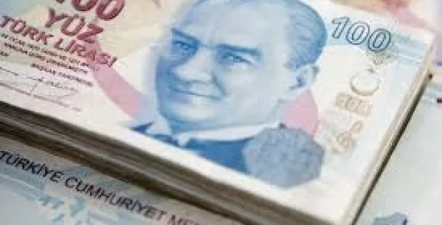 Καταρρέει η τουρκική λίρα με ετήσια βουτιά 20%