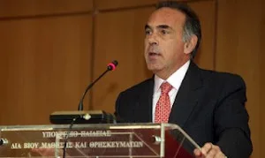Καμία αλλαγή σε επιτηρητές και τετράδια στις πανελλαδικές