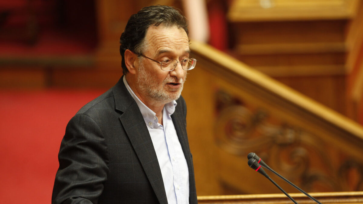 Την άρση του ΦΠΑ στα φροντιστήρια ζητεί η Λαϊκή Ενότητα
