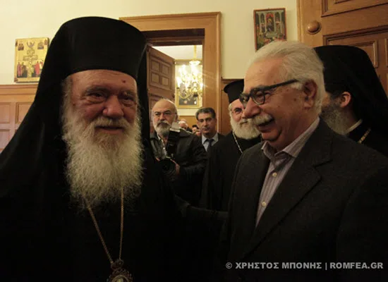 Ο Κώστας Γαβρόγλου στην κοπή της πίτας στην Αρχιεπισκοπή