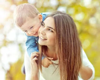 7 πράγματα που καταλαβαίνουν μόνο οι μαμάδες που μεγαλώνουν αγόρια