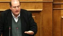 Φίλης: Η «μικρή» ντροπή του δημοσίου – Τέλος του ’16 το διάταγμα για τα πτυχία εξωτερικού
