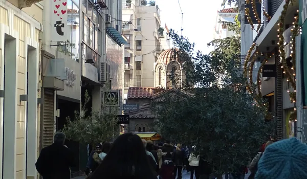 Oι φόροι του Δεκεμβρίου και η Black Friday έφερε πτώση τζίρου στις γιορτές