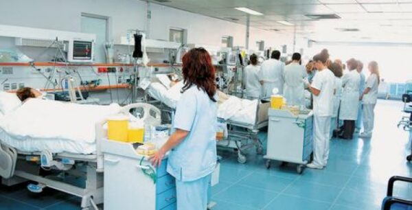 SOS από τον Πανελλήνιο Ιατρικό Σύλλογο: Το ΕΣΥ αργοπεθαίνει