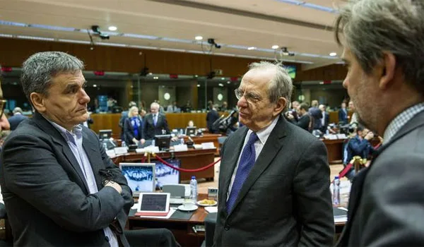 Το κρίσιμο για την Ελλάδα Eurogroup στη σκιά του ιταλικού δημοψηφίσματος