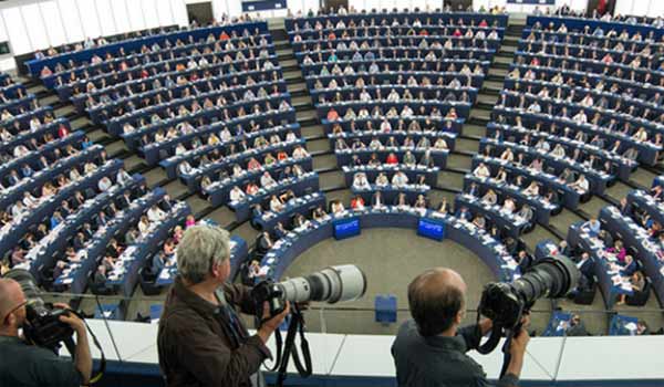Έκκληση στο Eurogroup να συζητήσει τη βιωσιμότητα του χρέους