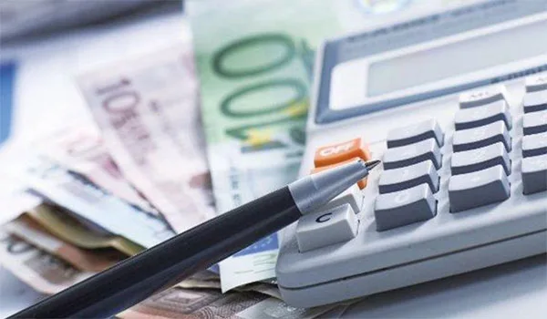 Τι αλλάζει από σήμερα σε τσιγάρα, καύσιμα, καφέ, σταθερή τηλεφωνία