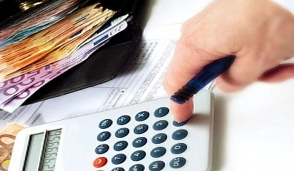Νέοι φόρους ύψους 2,6 δισ. ευρώ φέρνει ο προϋπολογισμός του 2017