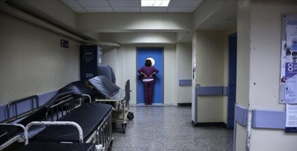 Η Υγεία εκπέμπει S.O.S: Χάνονται ανθρώπινες ζωές έξω από τις κλειστές εντατικές