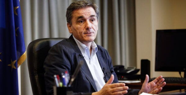 Φέρνει τον κόφτη ο Τσακαλώτος αν δεν επιτευχθούν οι στόχοι