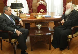 Να υπάρξει διάλογος από μηδενική βάση συμφώνησαν Αρχιεπίσκοπος και Υπουργός Εθνικής Άμυνας