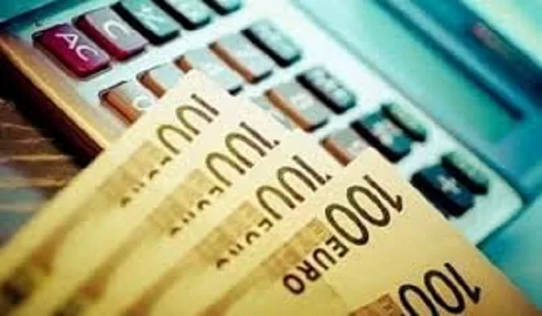 ΓΓΔΕ: Διευκρινήσεις για τα ακατάσχετα όρια των τραπεζικών λογαριασμών