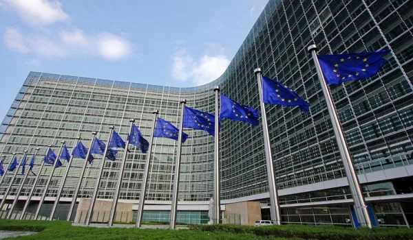 Καμπανάκι για τις πληθωριστικές πιέσεις από τα μέτρα στήριξης