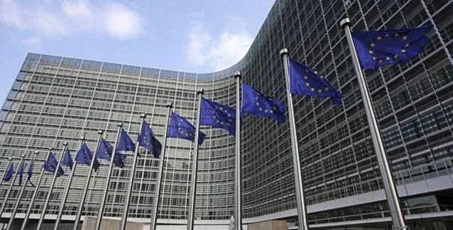 Κομισιόν: «Παραμένουμε δεσμευμένοι για την ολοκλήρωση της αξιολόγησης»