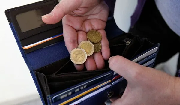 ΕΛΣΤΑΤ: Μείωση στο διαθέσιμο εισόδημα των  νοικοκυριών το 2016