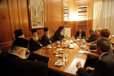 Ο «ιερός πόλεμος» τώρα αρχίζει, γράφει η ΑΥΓΗ