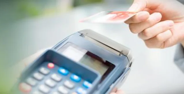 Πρόσκαιρο «φρένο» στα πρόστιμα για τα POS, ζητά η ΕΣΕΕ