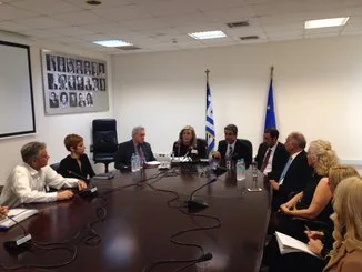 11-07-14 Ο Υπουργός Παιδείας και Θρησκευμάτων Ανδρέας Λοβέρδος και η Πρόεδρος του Συλλόγου Φίλων Παιδιών με Καρκίνο, κα …
