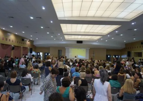 Σε απευθείας μετάδοση τα νέα προγράμματα σπουδών για την αναβάθμιση της ξενόγλωσσης εκπαίδευσης στο σχολείο
