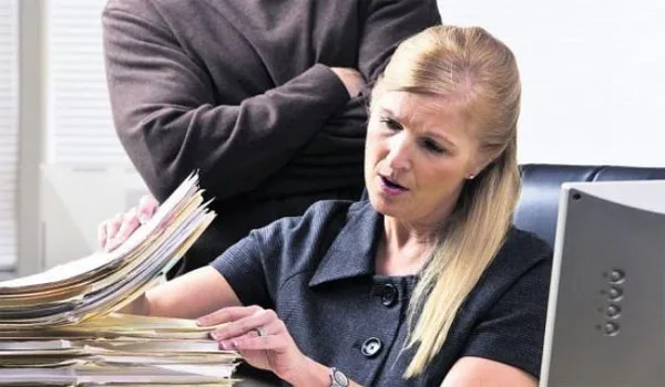 Σύνταξη από τα 55 για μητέρες με ανήλικα παιδιά σε 4 επικουρικά ταμεία