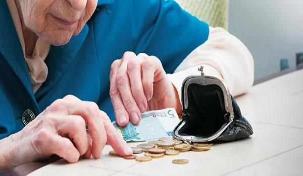 Ψαλίδι   50%  στο ΕΚΑΣ για το 2017