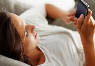 Προσοχή: όταν ασχολείστε συνέχεια με το κινητό σας αυτό συμβαίνει στον εγκέφαλό σας